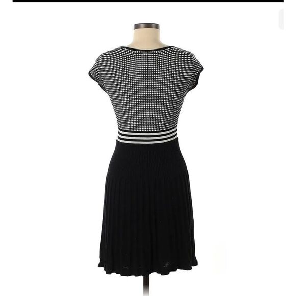 Max Studio Dresses | Max Studio
Dress | Color: Black | Size: S |... - Picture 2 of 5